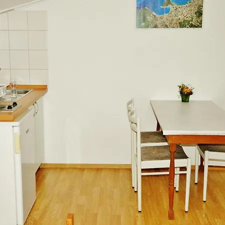 With A Parking Space Donja Vala, Makarska - 12297 * درفينيك